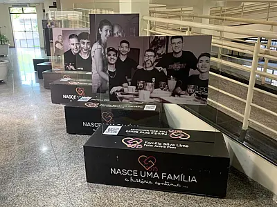 Exposição fotográfica sobre adoção pode ser visitada no Fórum de Corumbá