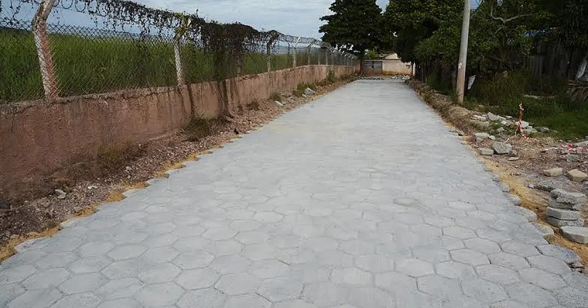 Prefeitura pavimenta Rua América e anuncia asfalto na Marechal Deodoro