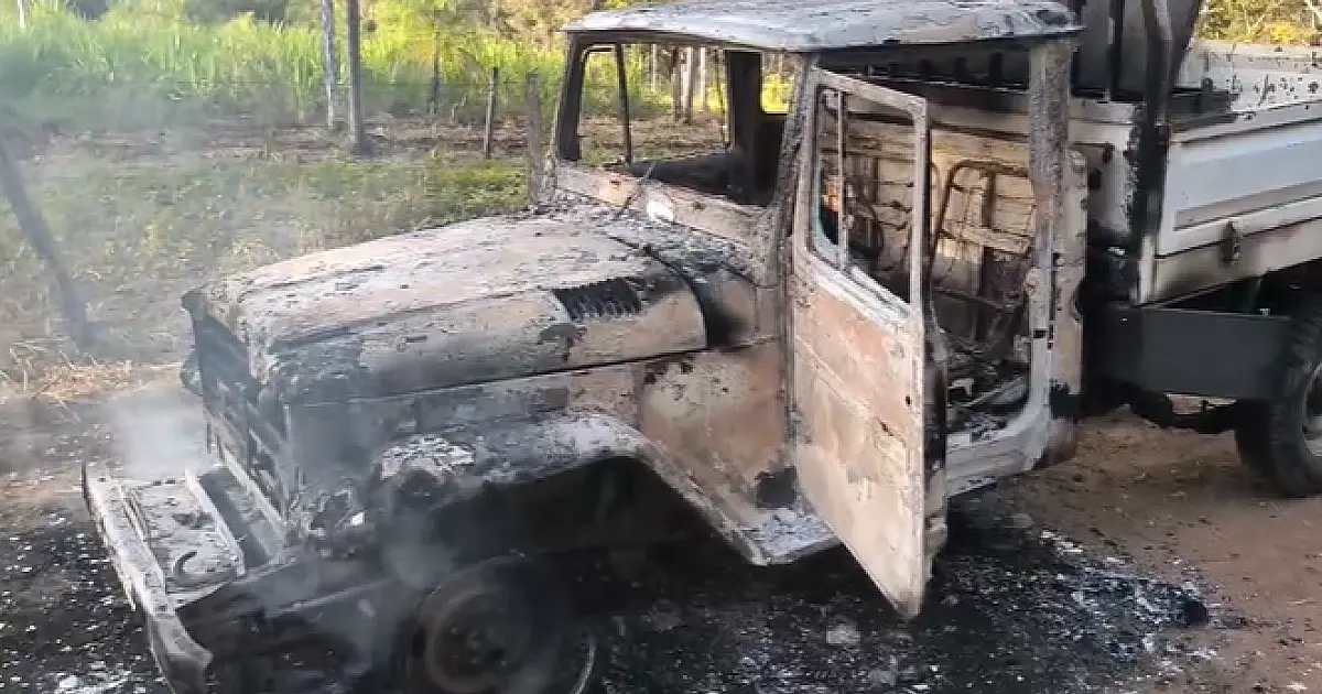 Dois carros são incendiados em estrada vicinal de acesso ao assentamento 72