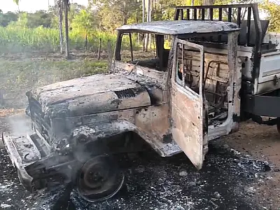 Dois carros são incendiados em estrada vicinal de acesso ao assentamento 72