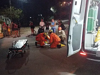 Motociclista sofre fratura exposta em colisão com carro no Cristo Redentor