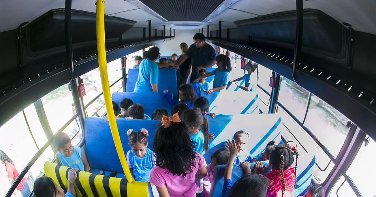 Novo ônibus amplia transporte escolar para zona rural de Corumbá