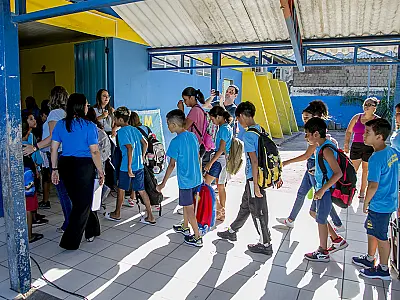 Alunos da rede pública municipal de Corumbá voltam às aulas sem celular