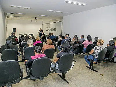 Monitores de transporte escolar recebem capacitação em Corumbá