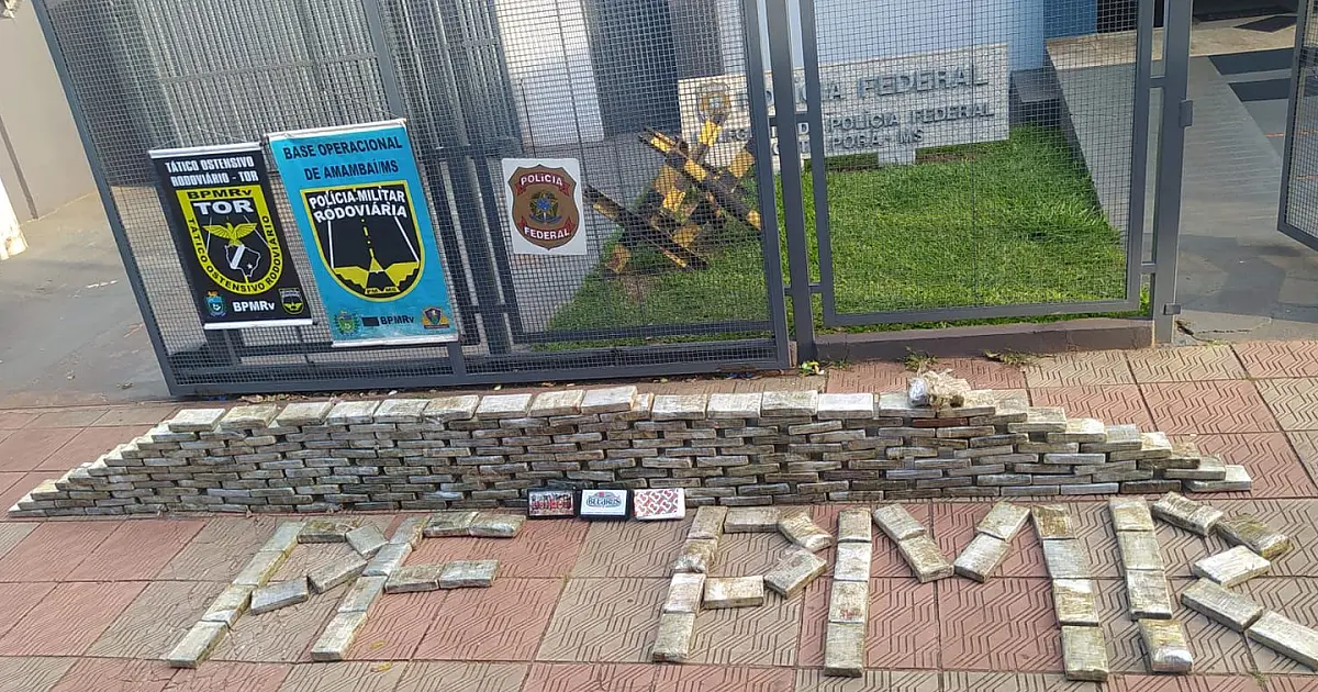 Caminhão é flagrado com 279 quilos de cloridrato de cocaína