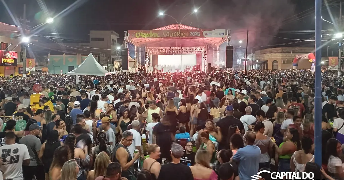 Grupo Revelação atrai mar de gente para avenida 14 de Março em Ladário