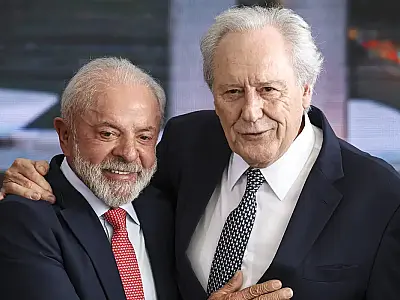 Lewandowski entrega carta de demissão do Ministério da Justiça a Lula