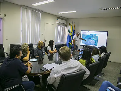 Corumbá cobra medidas para reduzir impactos do transporte de minério em Porto Esperança