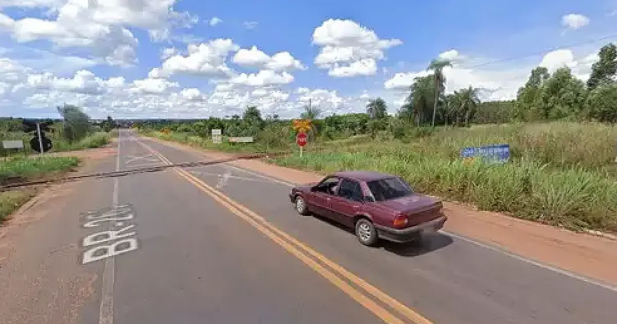 Caminhoneiro morre ao bater na traseira de bi-trem na BR-262