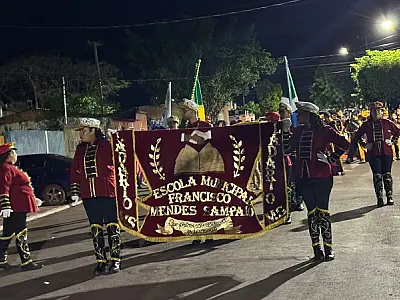 Bandas e fanfarras animam a Avenida 14 de Março em competição musical