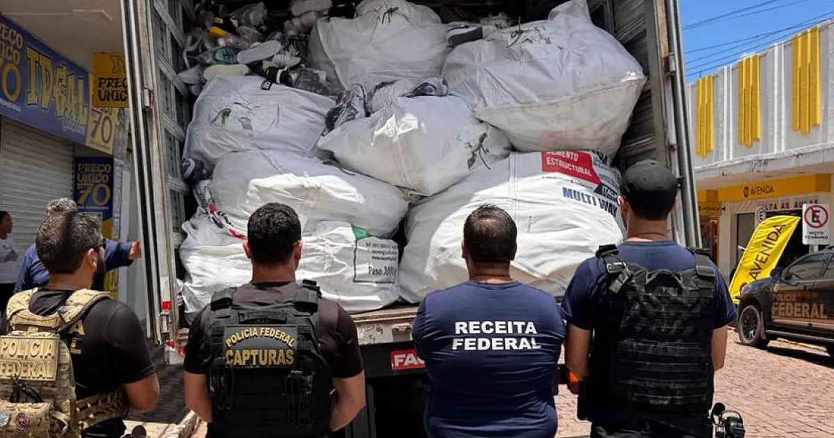 Batida da Receita apreende 3 mil pares de tênis falsificados em loja do centro