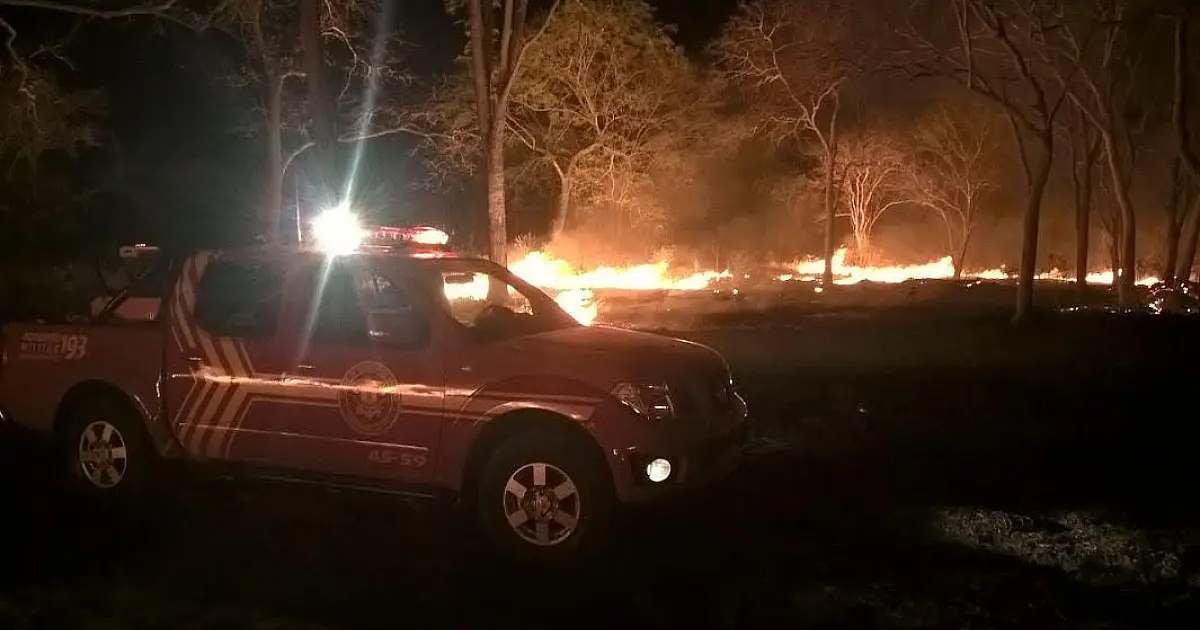 Incêndio próximo ao Lampião Aceso atinge 6 hectares de vegetação