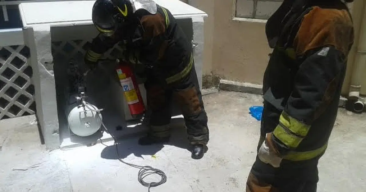 Curto em compressor de ar causa princípio de incêndio no Pronto Socorro
