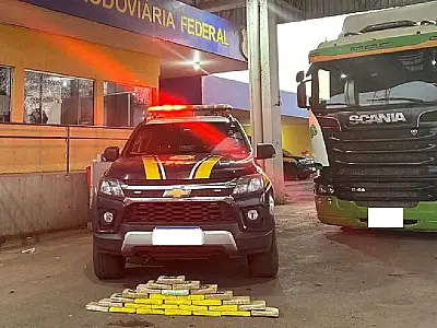 PRF apreende 44,7 kg de cocaína em caminhão na BR-262, em Miranda