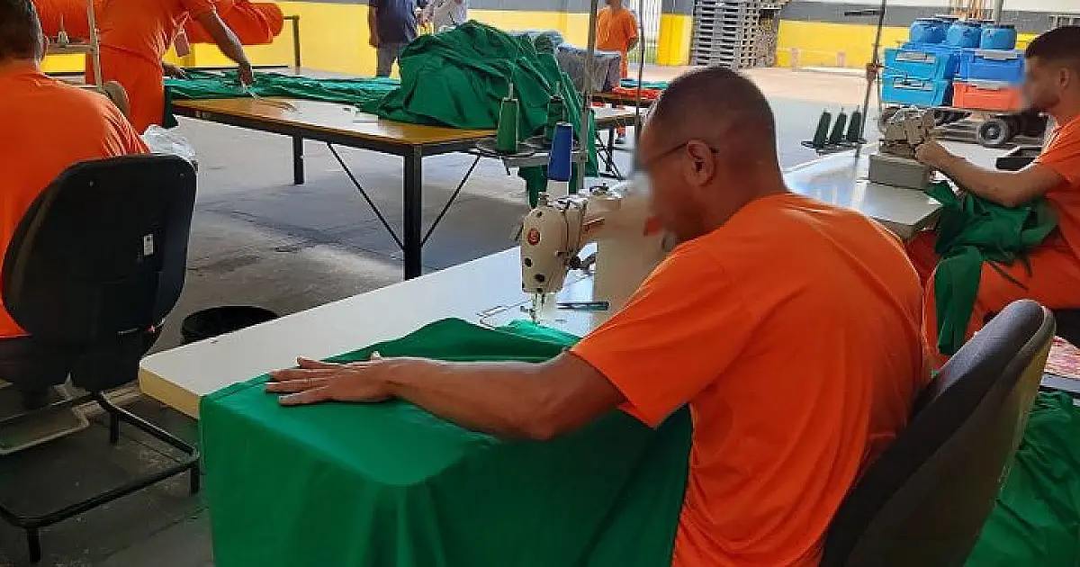 Presos da Gamaleira 2 produzem enxovais cirúrgicos para o Hospital São Julião