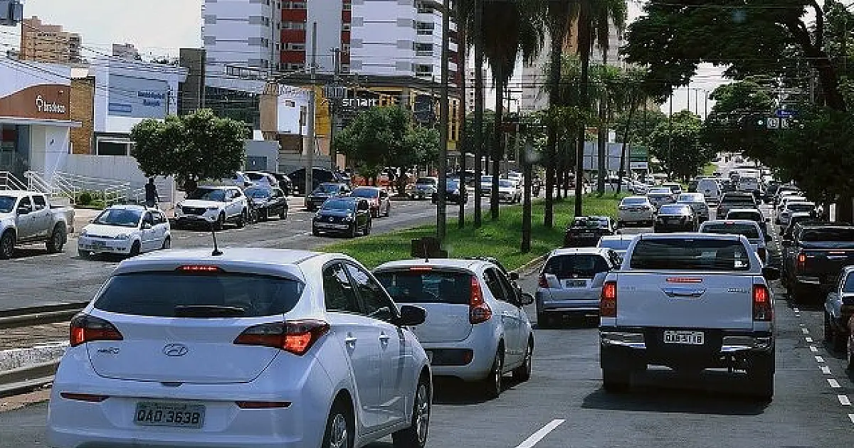 Veículos com placa final 0 devem ser licenciados em outubro
