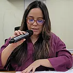 Hanna cobra informações sobre próteses dentárias para a população