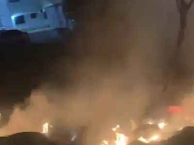 Incêndio nos fundos do Jatobazinho assusta moradores durante a madrugada