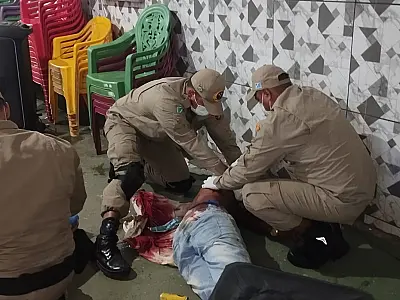 Bombeiros socorrem três homens esfaqueados em três horas de plantão