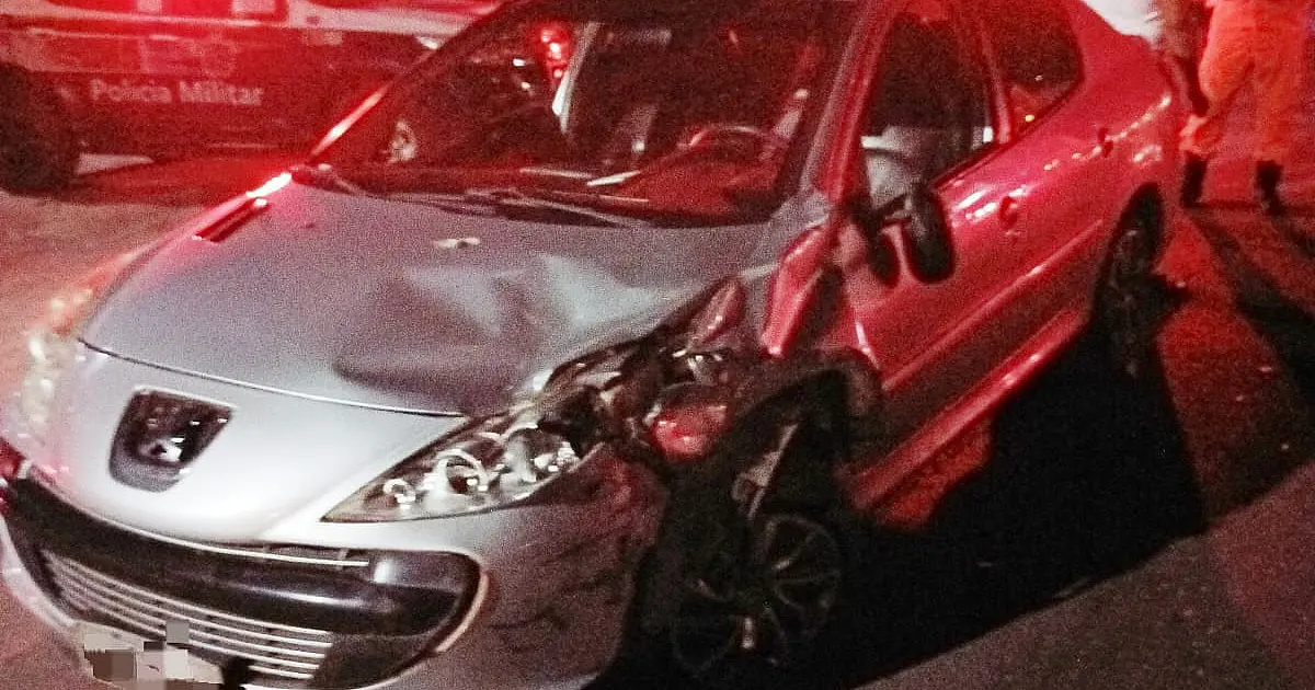 Colisão entre carro e moto faz duas vítimas no bairro Guanã