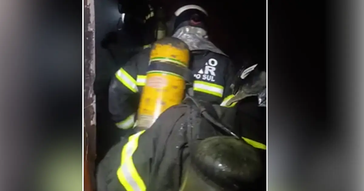 Incêndio atinge quarto de residência no bairro Cristo durante a madrugada