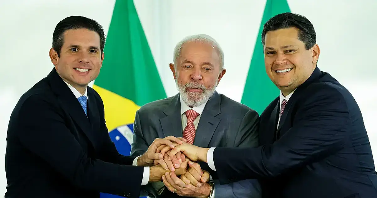 "Sou amigo dos dois", diz Lula sobre novos presidentes do Legislativo