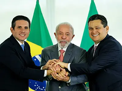 "Sou amigo dos dois", diz Lula sobre novos presidentes do Legislativo