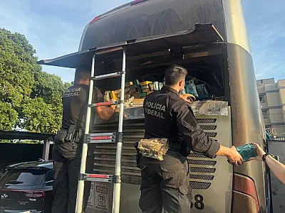 PF apreende 745 kg de cocaína em ônibus na Capital