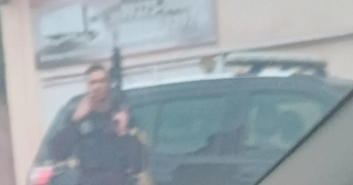 PF faz batida em transportadora e prende dois suspeitos por tráfico de drogas