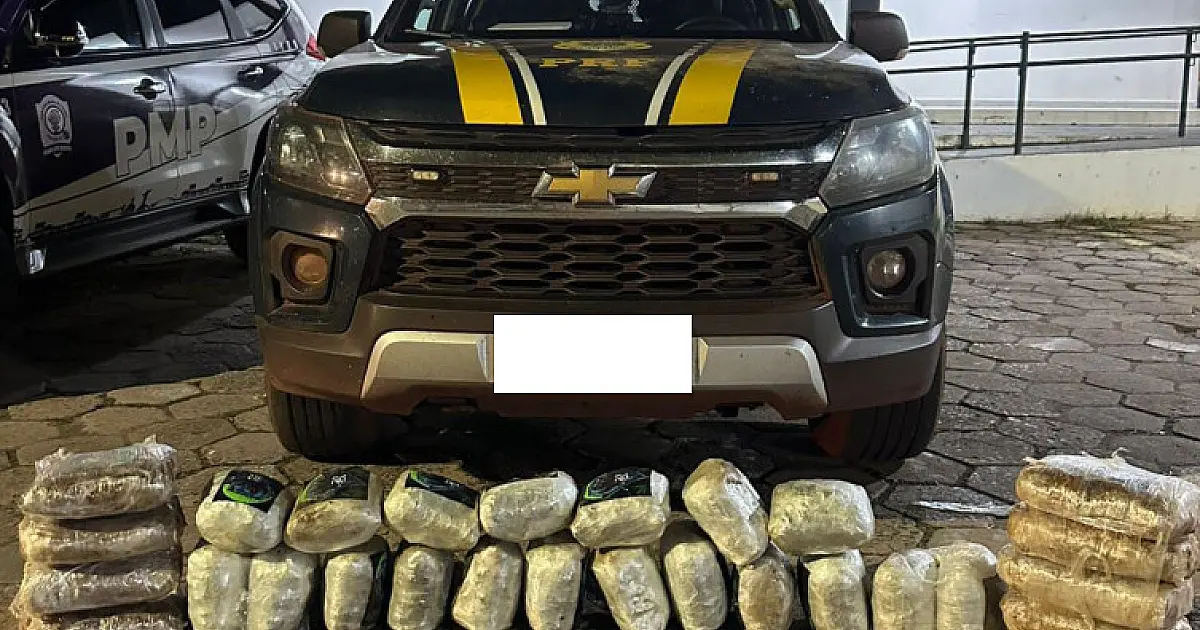 Boliviano é detido com mais de 33 kg de drogas em ônibus na BR-262