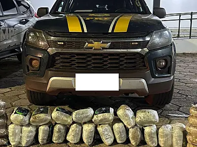 Boliviano é detido com mais de 33 kg de drogas em ônibus na BR-262