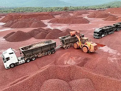 Vereador pede fiscalização das condições de trabalho de motoristas que fazem transporte de minério
