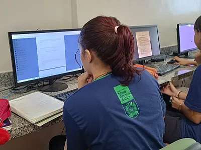 Plataforma aprimora ensino de inglês para 83 mil alunos das escolas estaduais