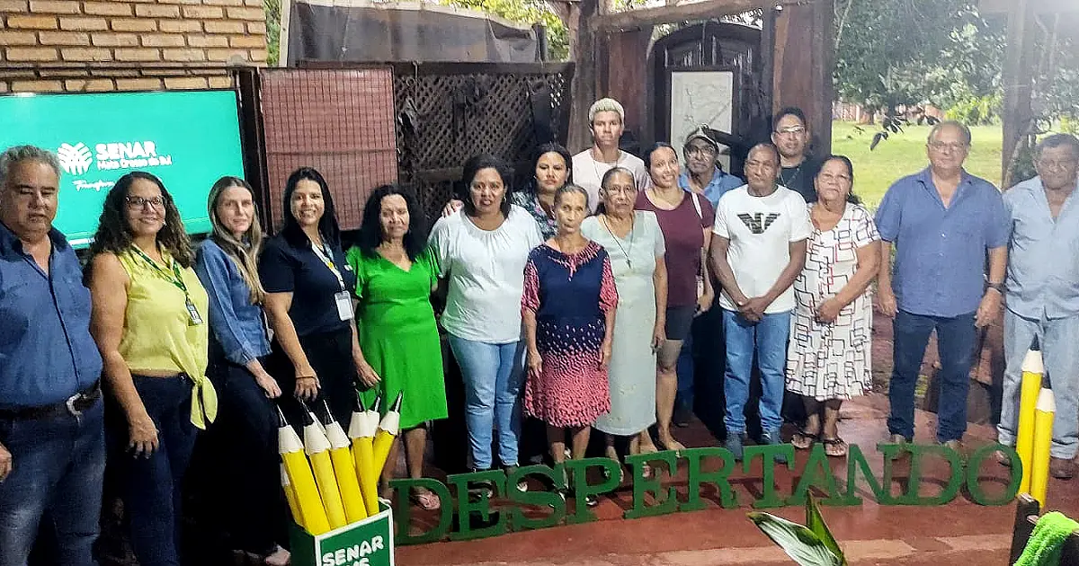 Moradores do Assentamento Urucum recebem certificados de alfabetização