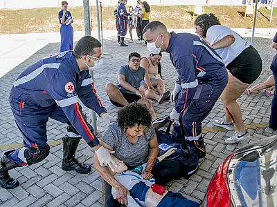Simulação de resgate à vítimas mobiliza universitários e órgãos de emergência em Corumbá