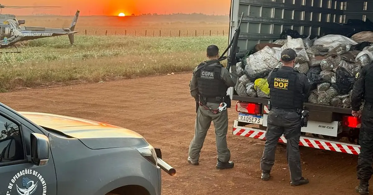 Caminhão roubado é flagrado com mais de 2 toneladas de drogas em MS