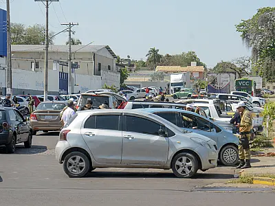Fiscalização com foco nos estrangeiros abordou 230 veículos em Corumbá