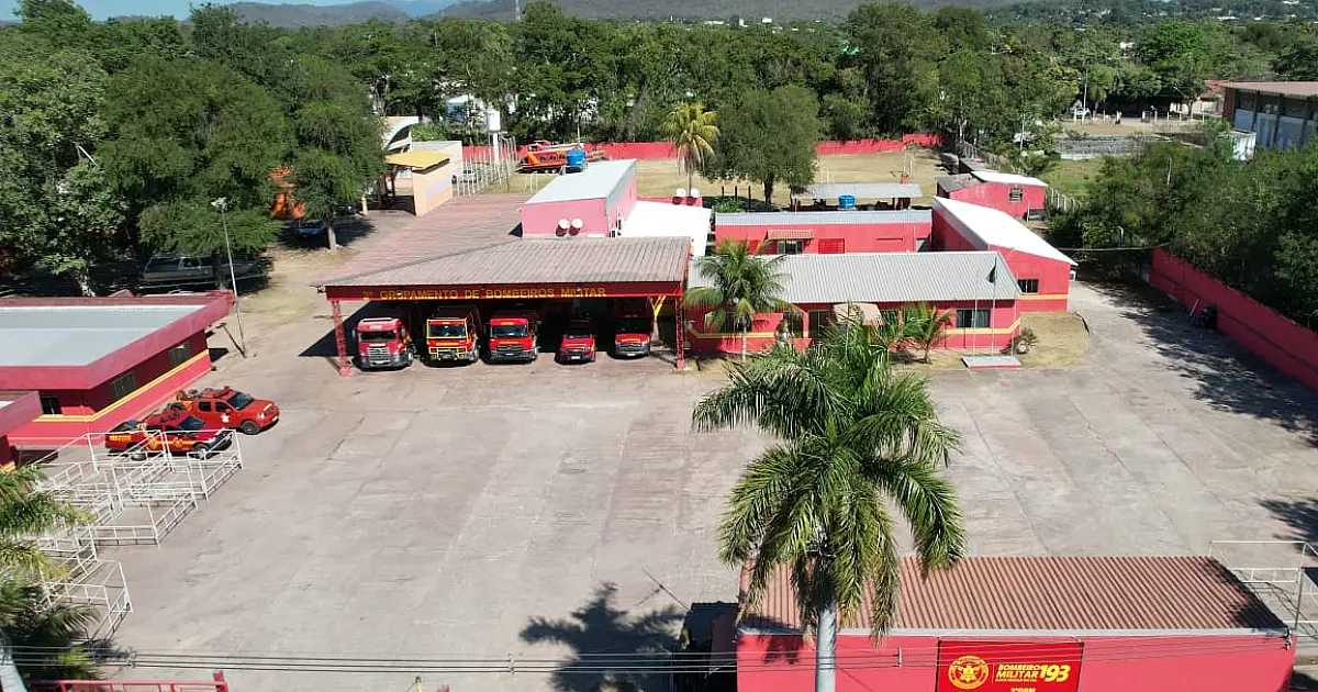 Quartel dos Bombeiros e Escolas Estaduais recebem doações da campanha "Seu Abraço Aquece"