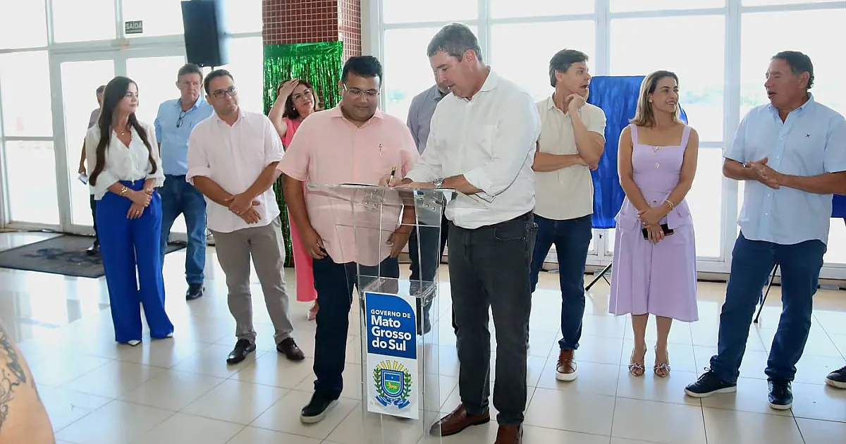 Em Corumbá, Riedel entrega mais de R$ 54 milhões em obras na cidade e no Pantanal
