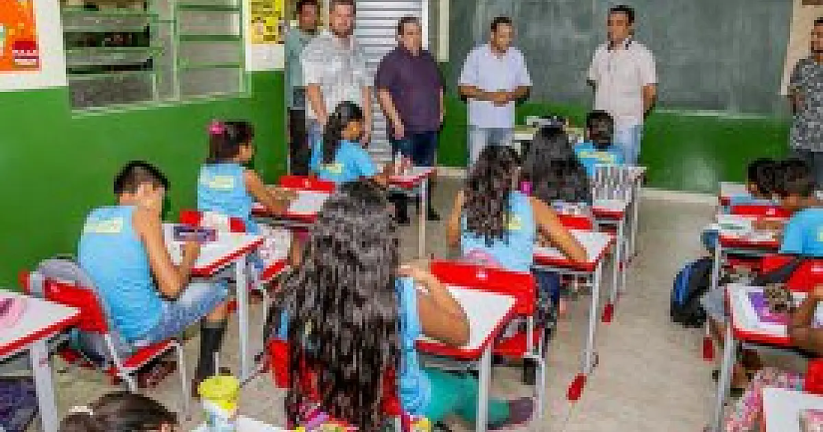 Extensão Nossa Senhora Aparecida recebe reforma e mobília escolar