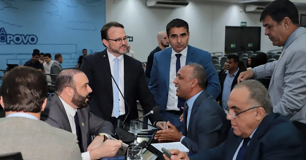 Dr. Lívio é favorito para presidência e dois disputam relatoria da CPI do ônibus