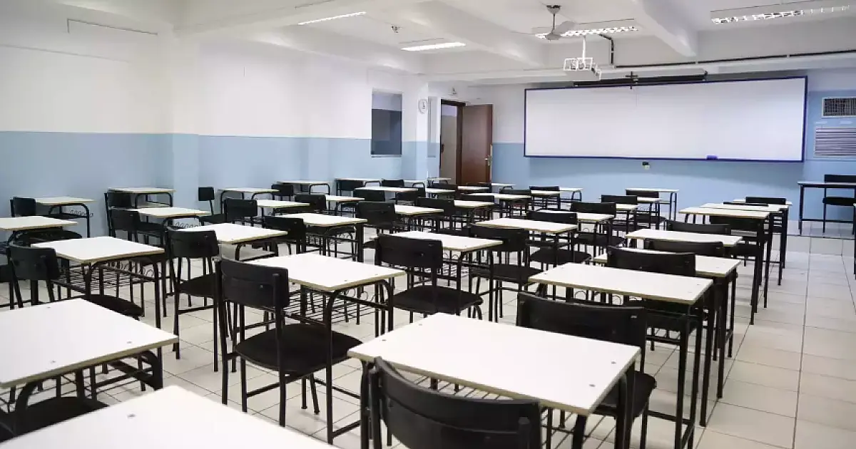 Famílias relatam dificuldade de reembolso após fechamento de colégio em Corumbá