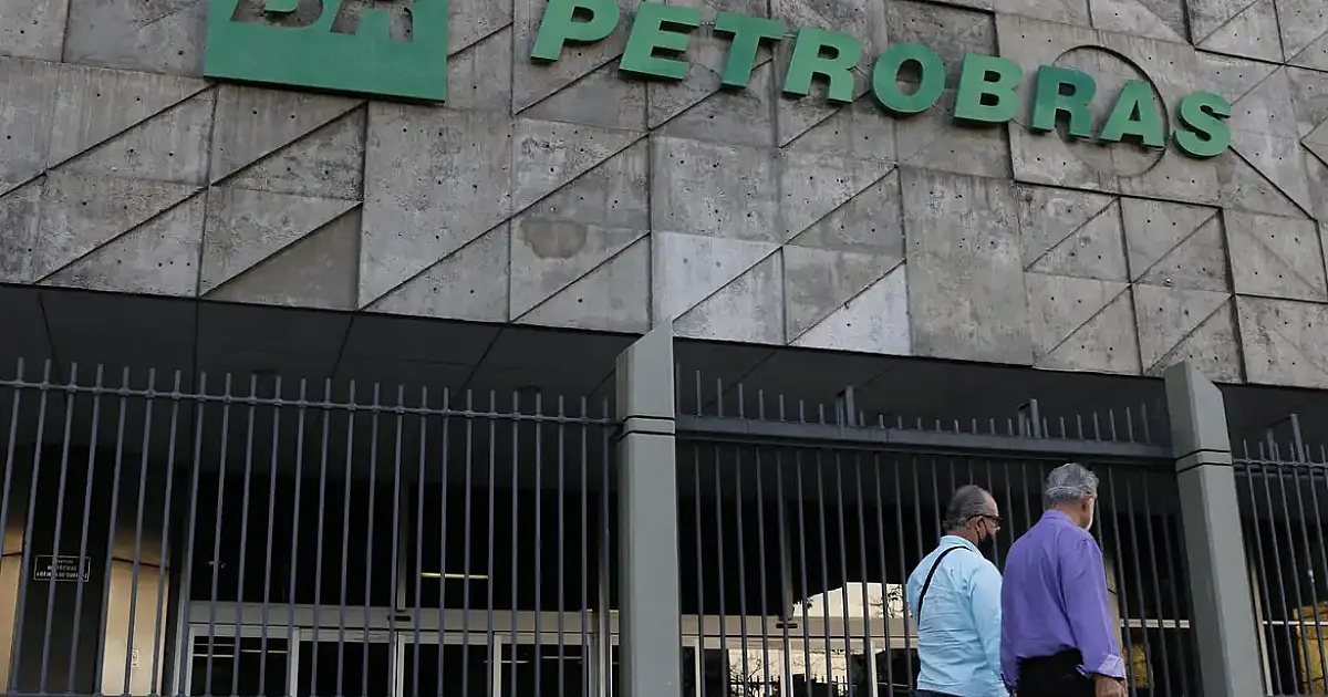 Petrobras aprova adesão a programa para conter alta do diesel