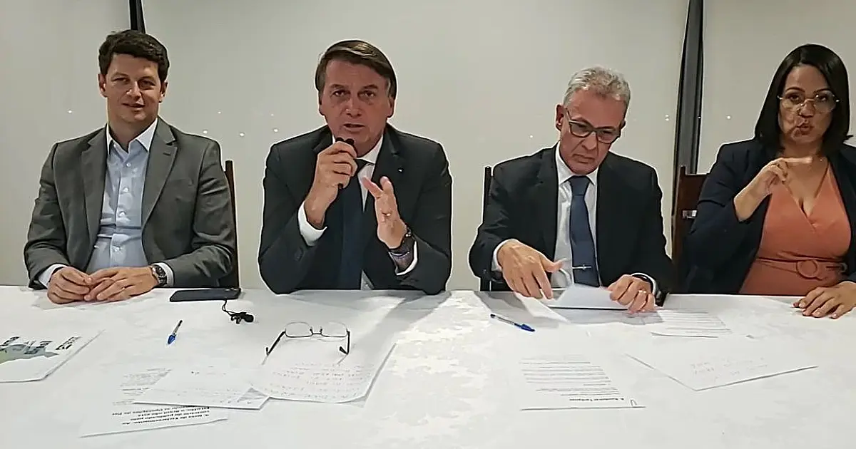 Em live, Bolsonaro pede que população economize energia elétrica