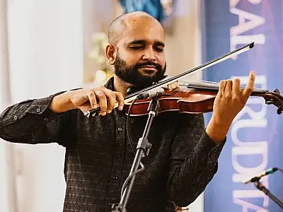 Brenner Rozales volta a MS para lecionar viola no Moinho Cultural