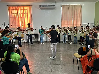 Professores da OSB promovem residência e inspiram jovens músicos em Corumbá