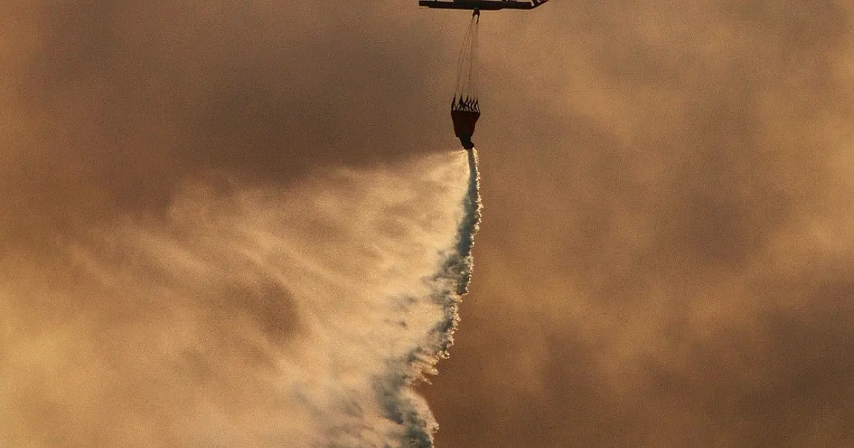 Marinha controla foco de incêndio em Forte Coimbra