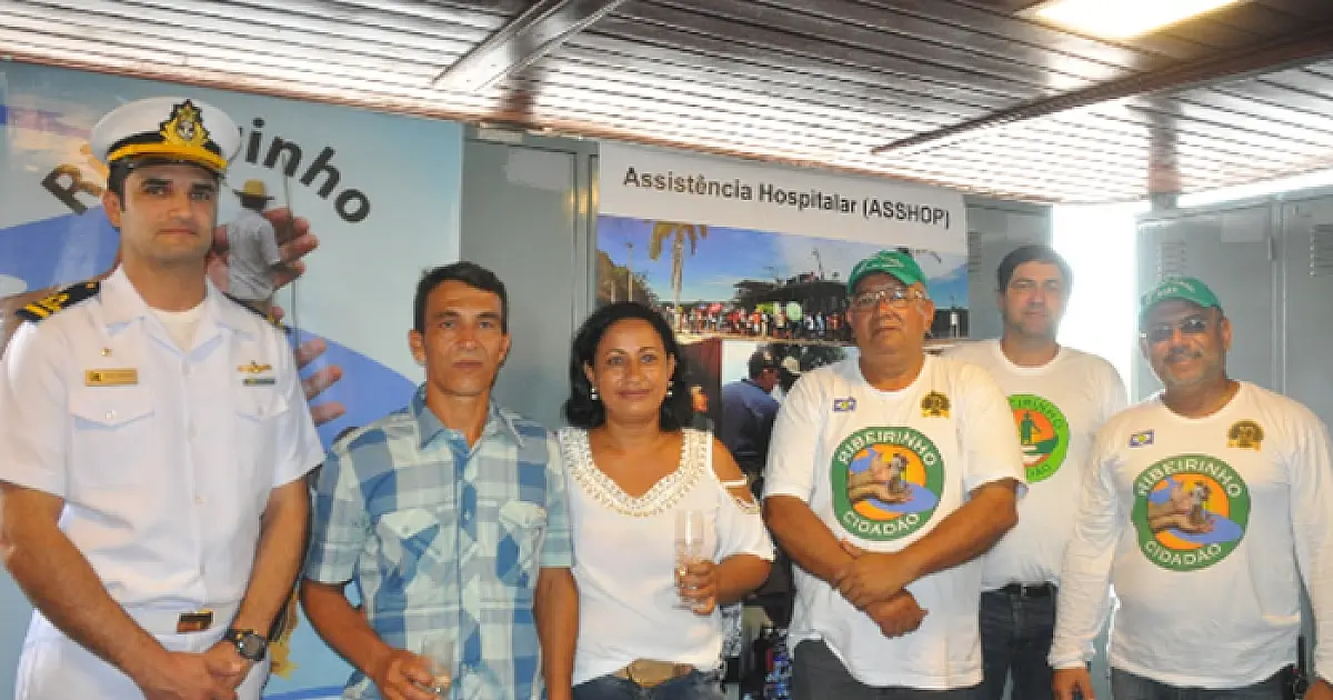 Ribeirinhos Casam a Bordo de Navio da Marinha no Rio Cuiabá