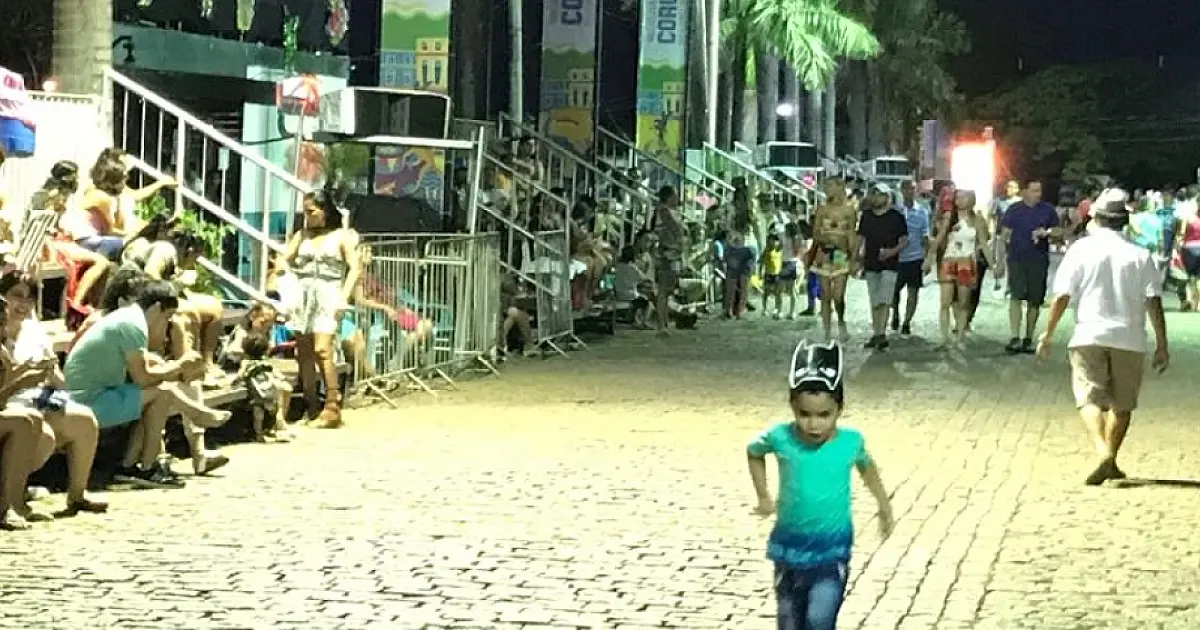 Expectativa de recorde de público na primeira noite de desfile