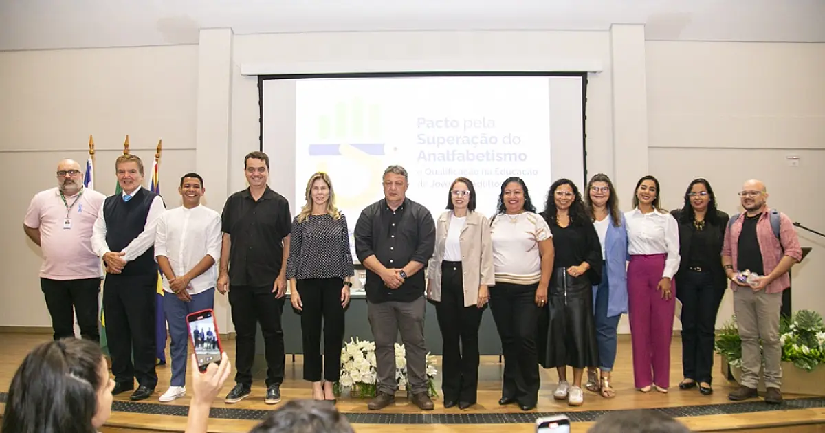 Corumbá e Ladário lançam Pacto pela Superação do Analfabetismo e Qualificação da EJA